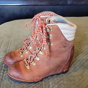Sorel Conquest Wedge Boots